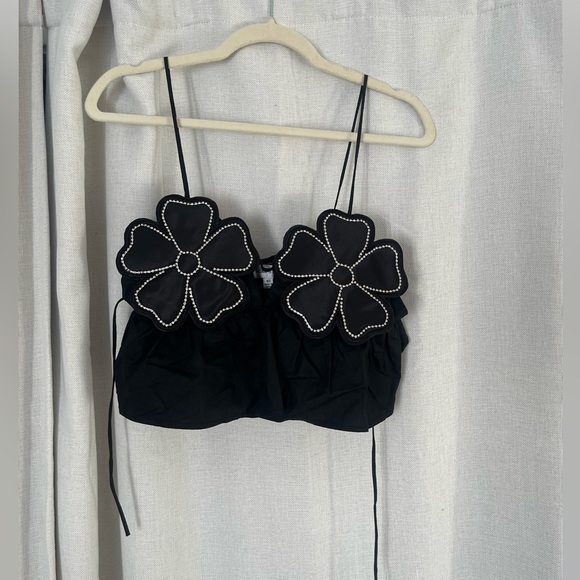 oscar street Tops - Cropped flower detail top